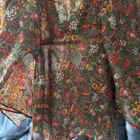 70's Boho Flowy Floral Top - Brown Ribbon Tie Front Peasant Blouse - Picture 6 of 8
